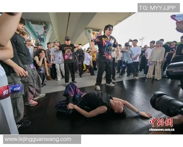 世界杯新闻广州街舞队灵活性引发热议街舞文化的多元与争论 世界杯新闻广州街舞队灵活性引发热议街舞文化的多元与争论